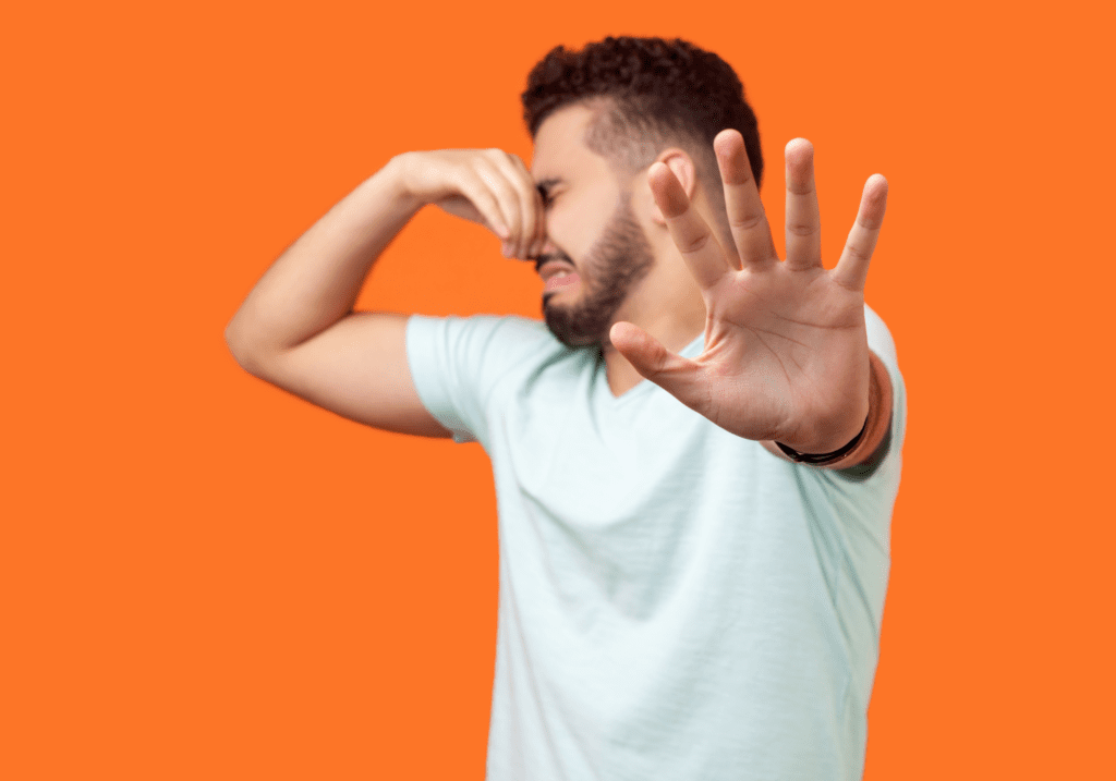 signs of mouth odor